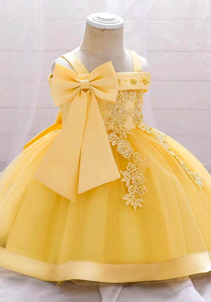 Robe Princesse Satin Jaune Bébé